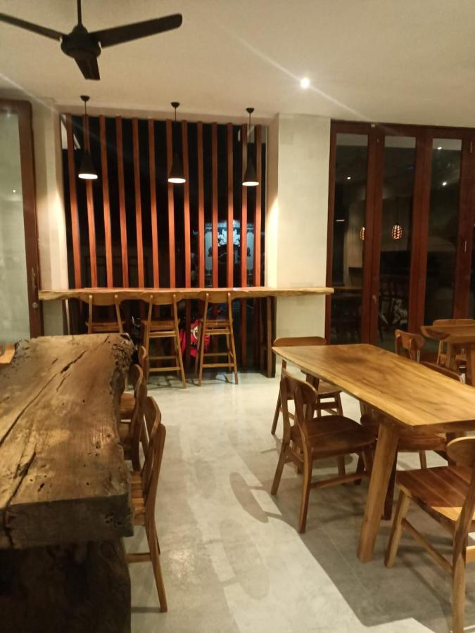 The Kd Suites & Coffee Shop Munggu Екстер'єр фото