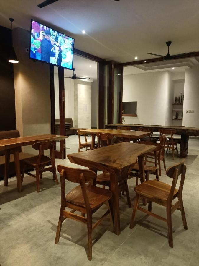 The Kd Suites & Coffee Shop Munggu Екстер'єр фото