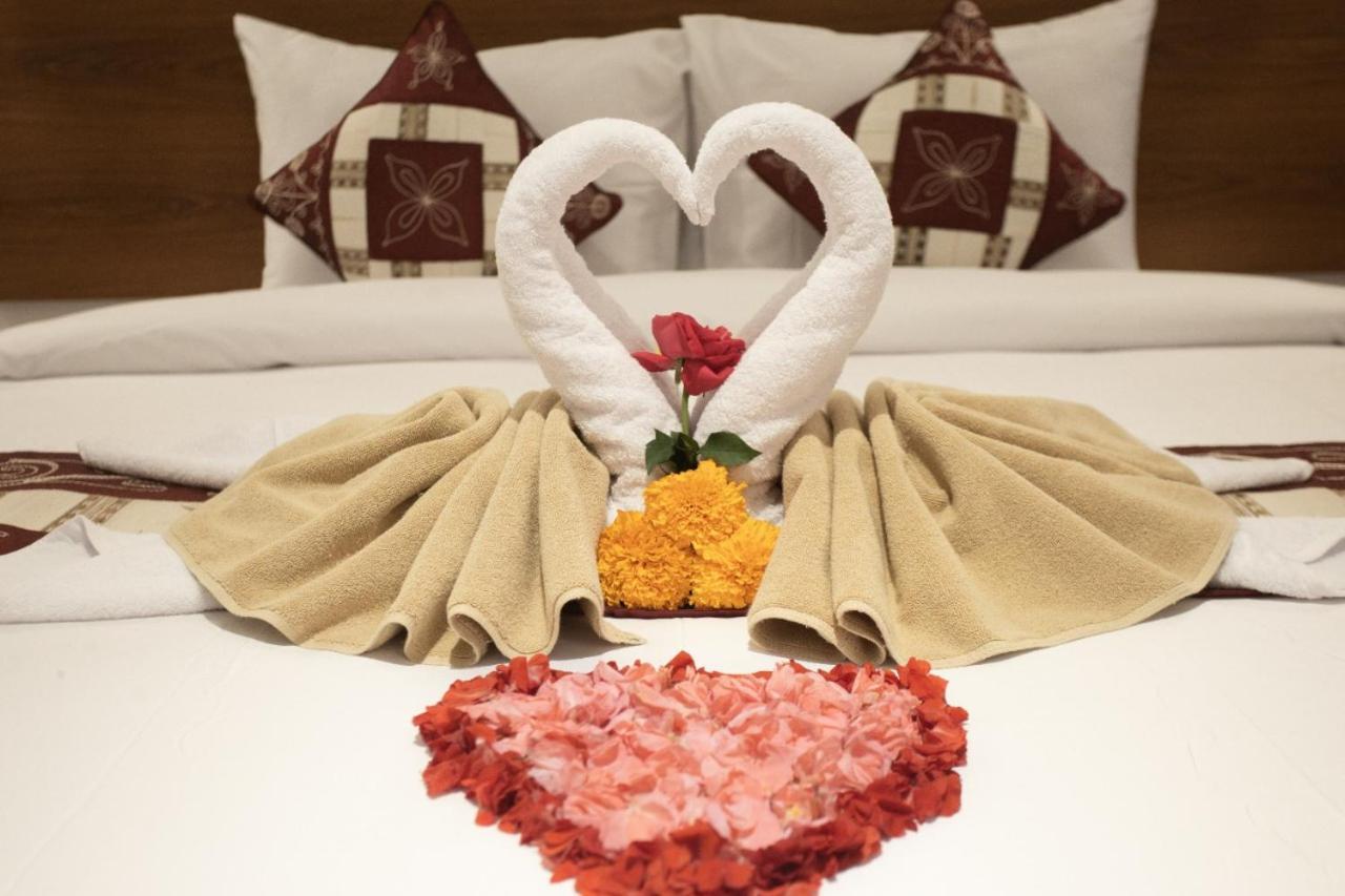 The Kd Suites & Coffee Shop Munggu Екстер'єр фото