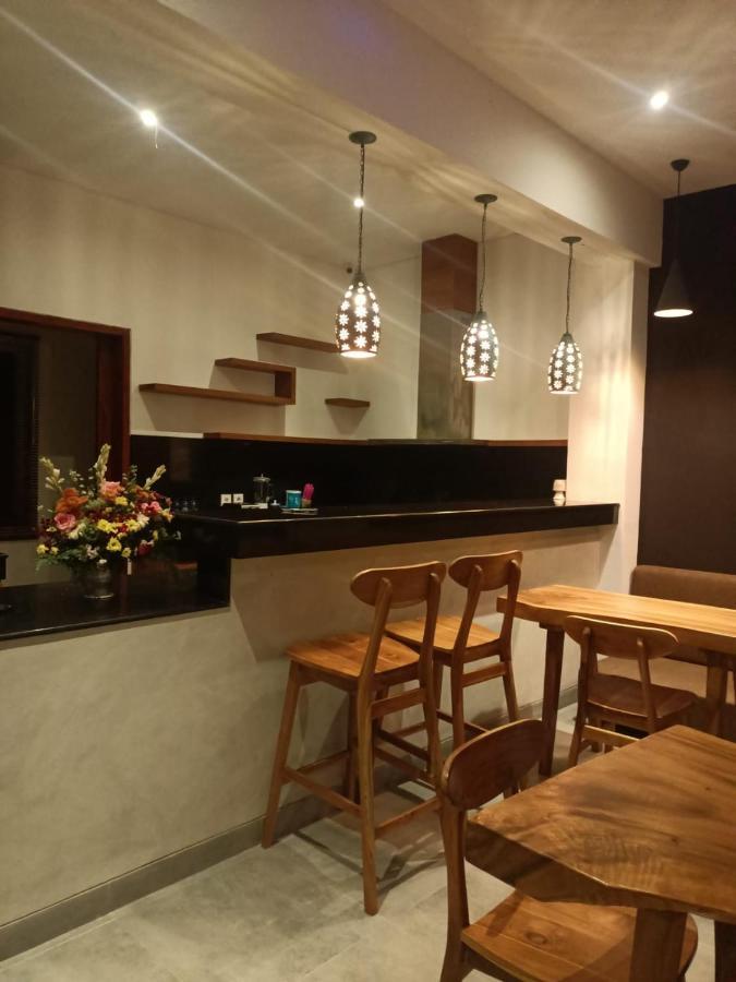 The Kd Suites & Coffee Shop Munggu Екстер'єр фото