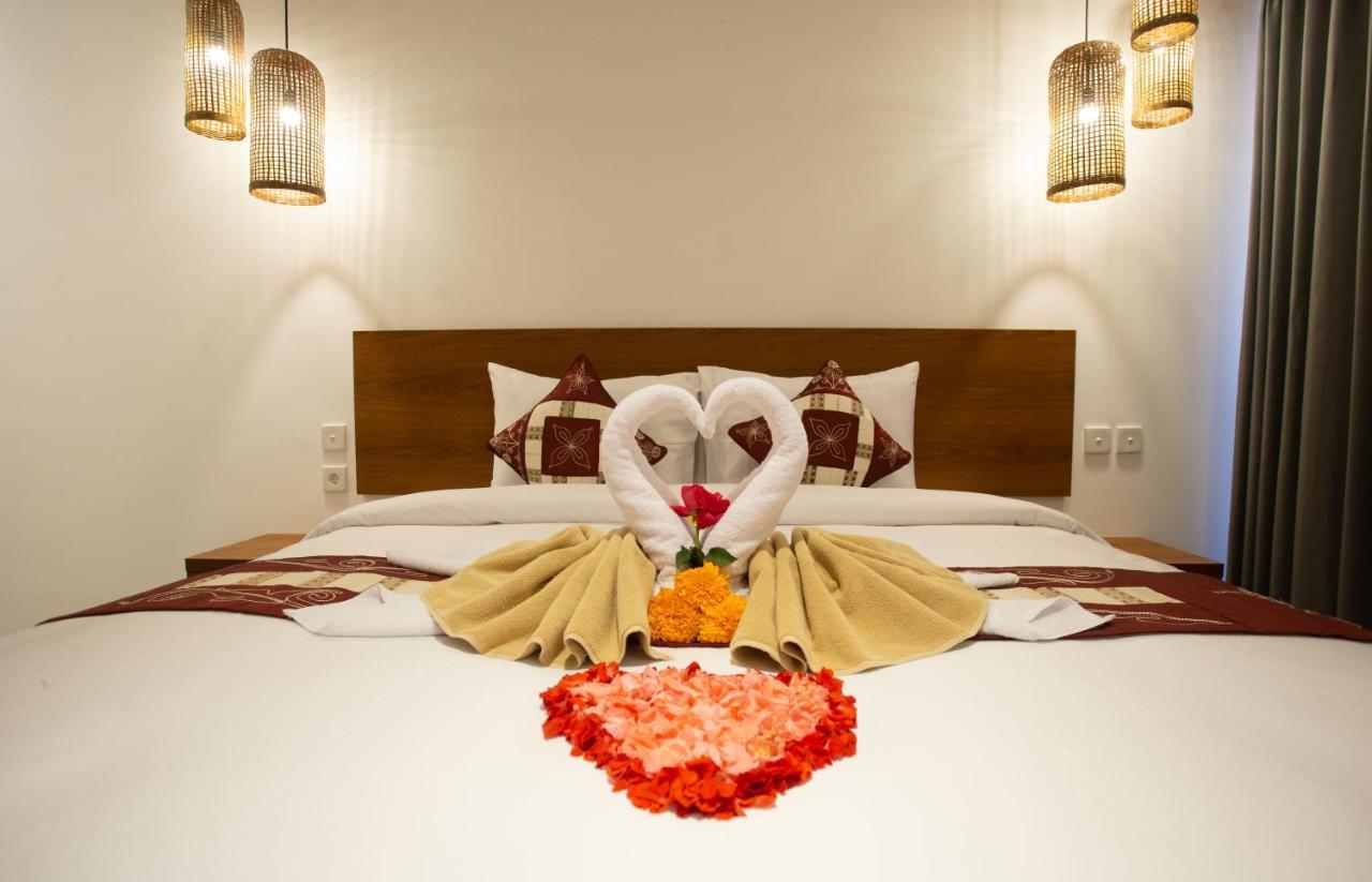 The Kd Suites & Coffee Shop Munggu Екстер'єр фото