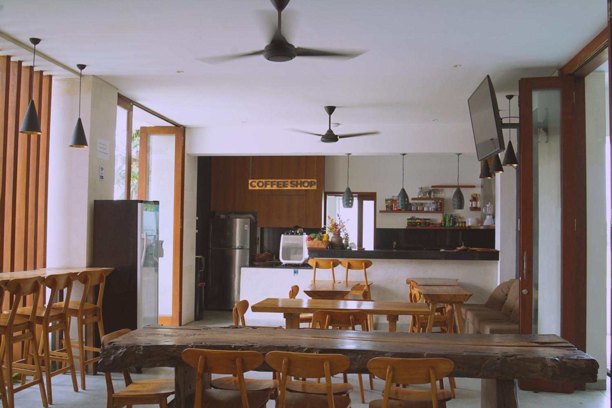The Kd Suites & Coffee Shop Munggu Екстер'єр фото